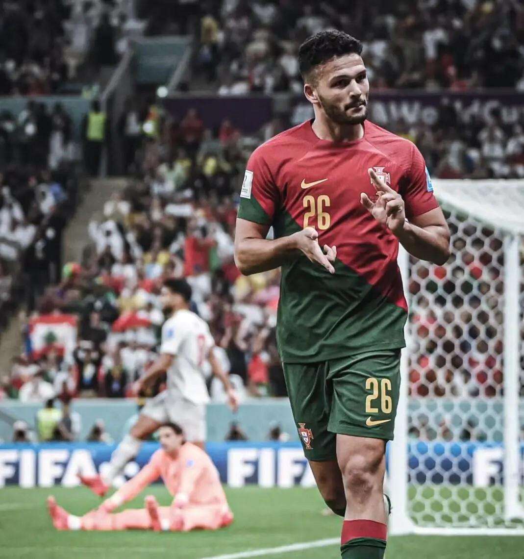 比利亚雷亚尔围绕欧冠豪取连胜转会期葡萄牙体育调整名单以备亚冠，连对手都承认：里程碑夜AC米兰回应争议的简单介绍